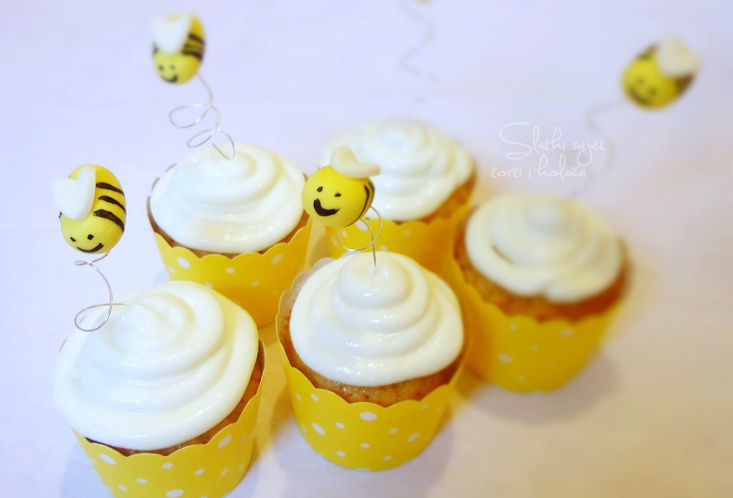 Image for: Medeni cupcake kolačići