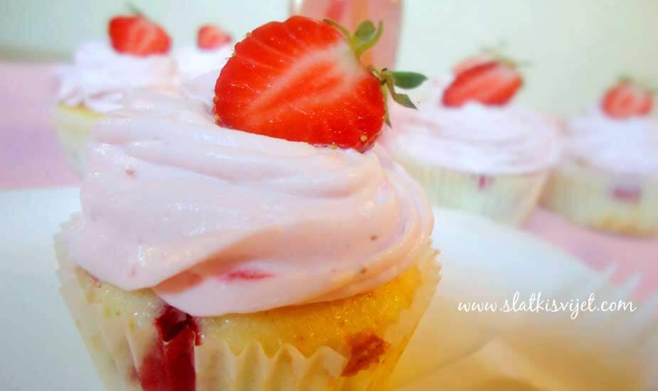 Image for: Cupcake s jagodama i mascarpone kremom