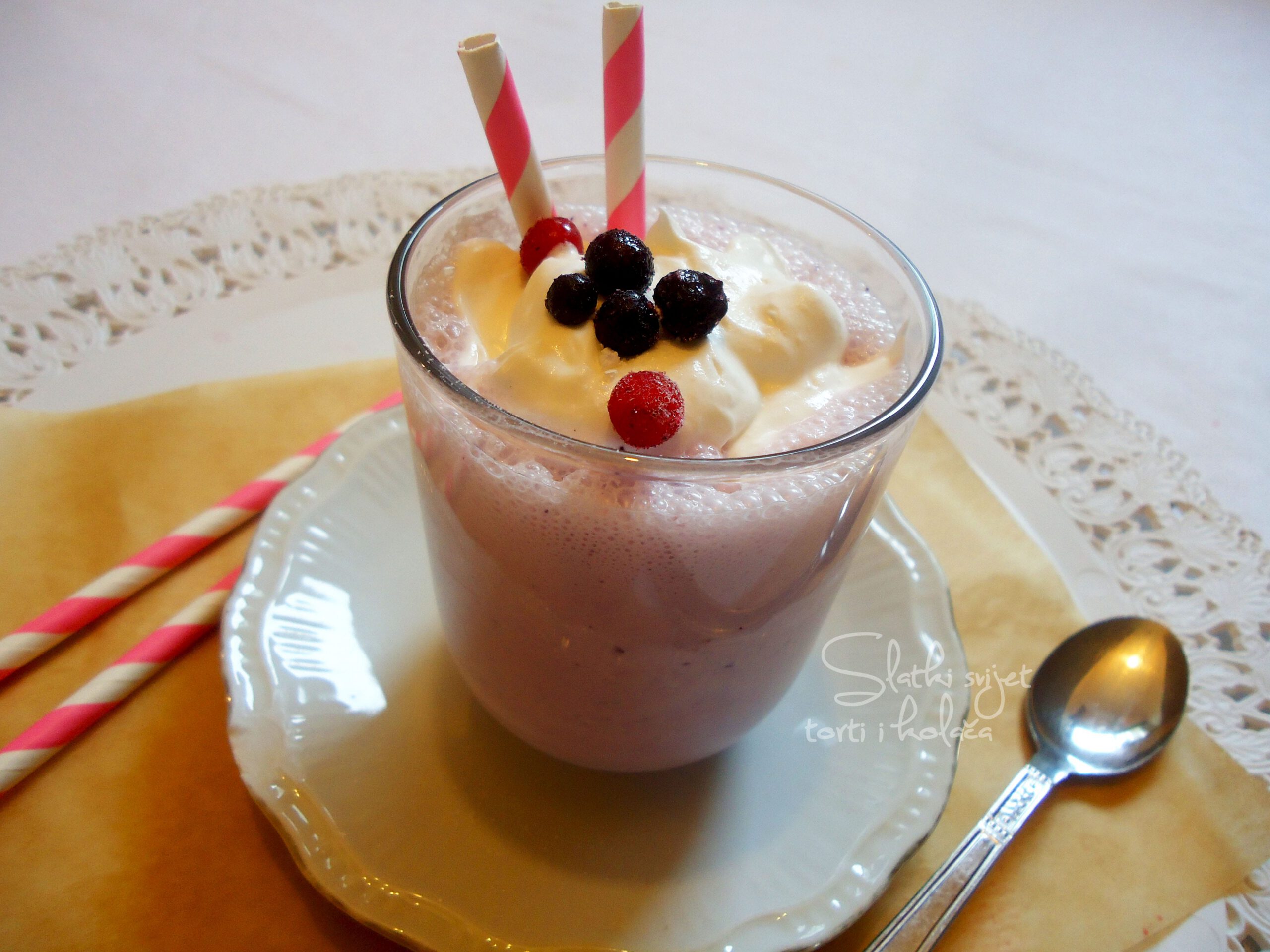 Image for: Milkshake od vanilije i šumskog voća