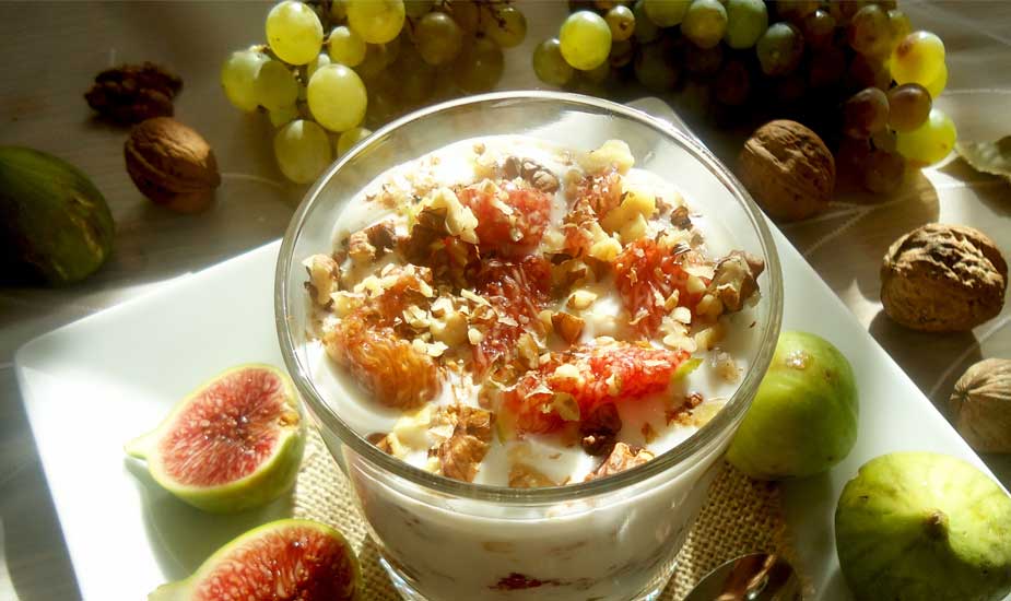 Image for: Jogurt desert s orasima i smokvama
