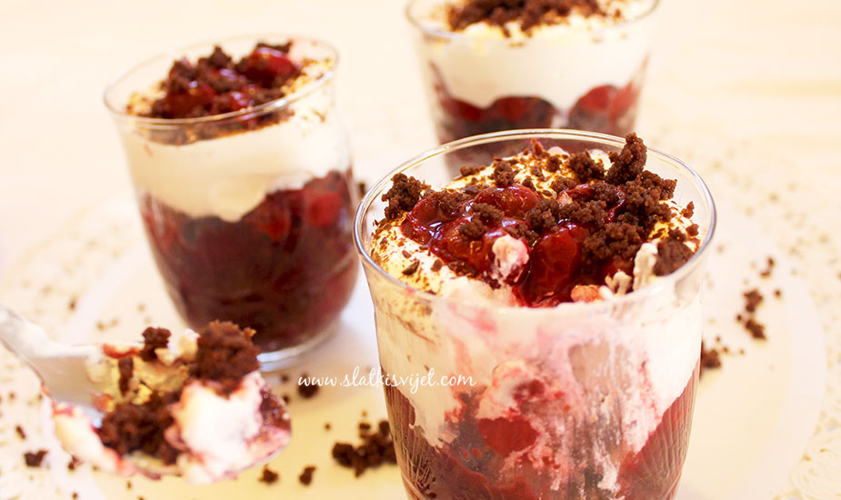 Image for: Schwarzwald desert u čaši