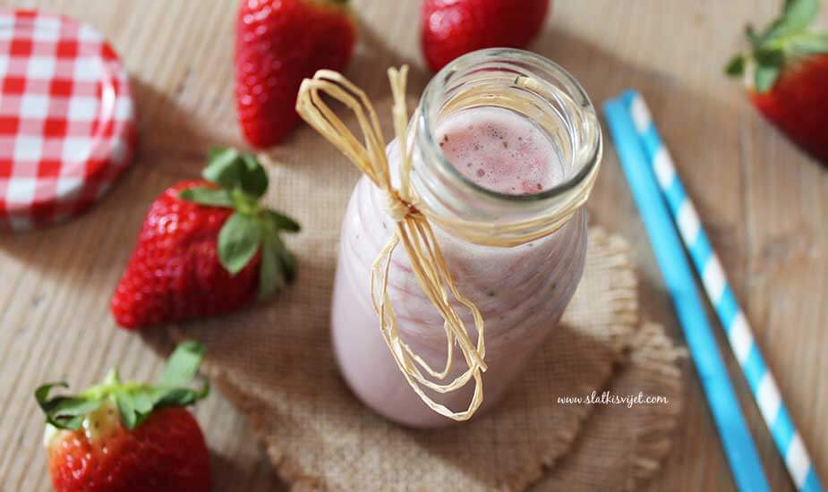 Milkshake s jagodama