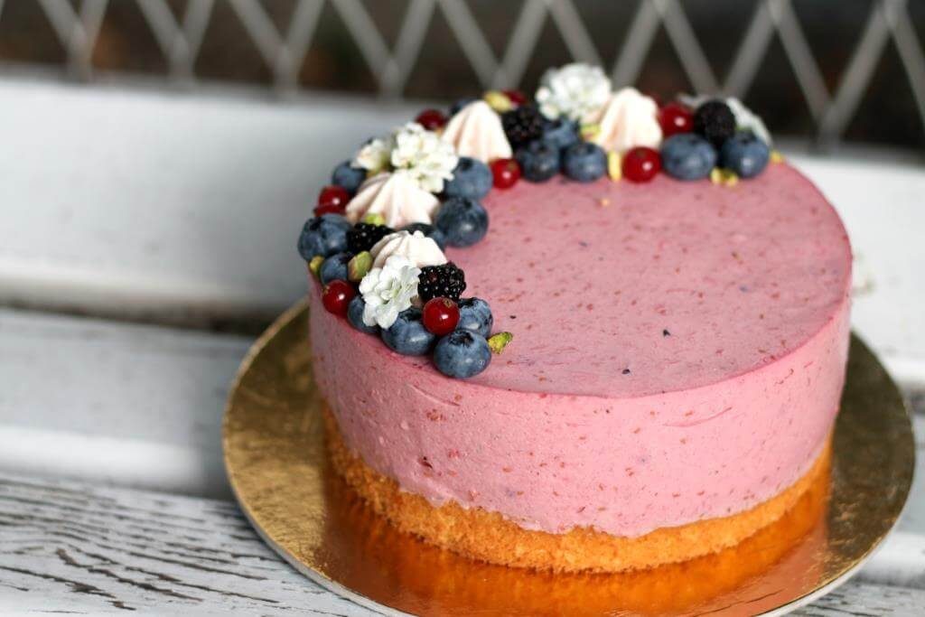 lagana-jogurt-torta-s-malinama