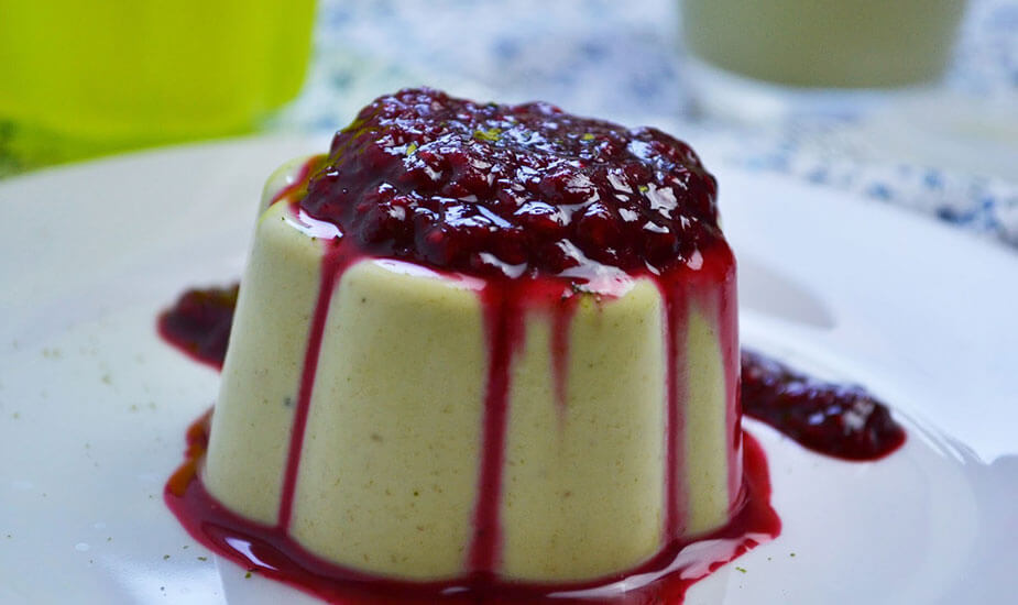 Image for: Panna cotta s malinama i Matcha prahom