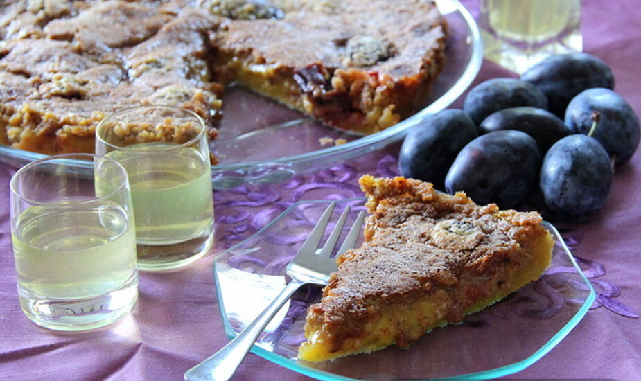 Image for: Tart sa šljivama, orasima i limoncellom